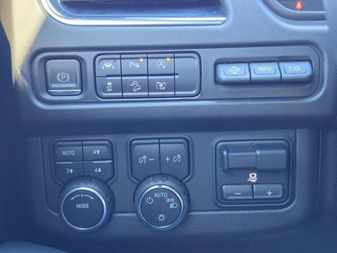 Used 2023 Chevrolet Tahoe Premier w/ Premium Package image 35