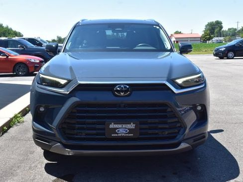 Used 2024 Toyota Grand Highlander AWD image 14