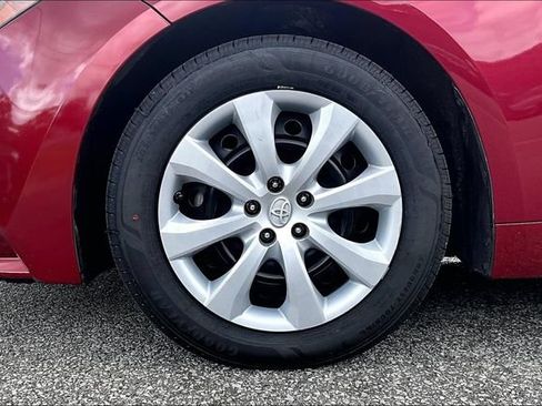 Used 2022 Toyota Corolla LE FWD image 34