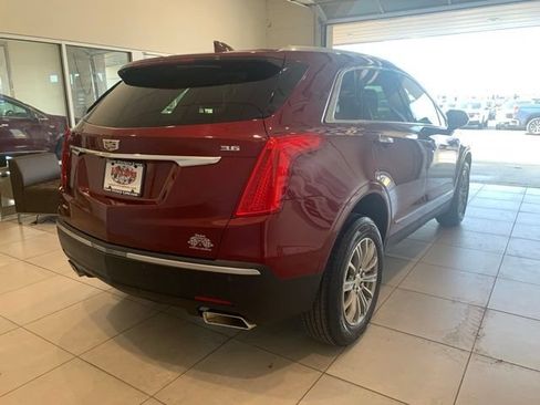 Used 2018 Cadillac XT5 Luxury w/ Driver Awareness Package AWD/4WD image 6