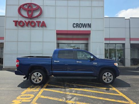 Used 2015 Toyota Tundra 4x4 CrewMax image 2