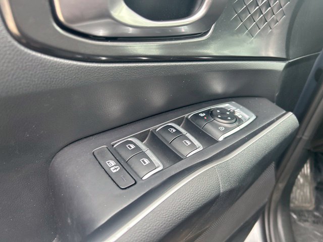Used 2025 Kia Sorento S FWD image 17
