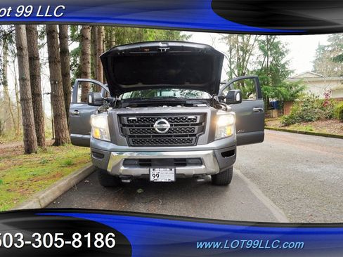 Used 2021 Nissan Titan SV w/ SV Convenience Package image 29