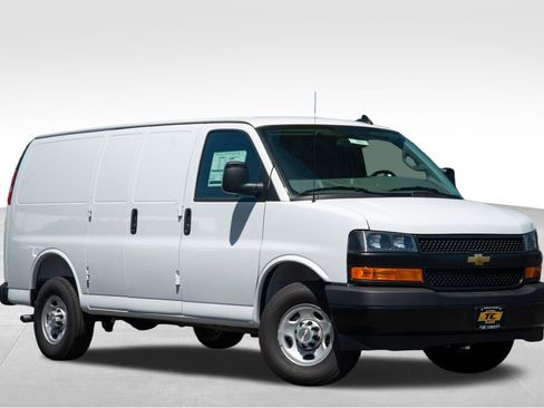 New 2025 Chevrolet Express 3500 w/ Driver Convenience Package RWD image 3