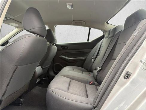 Used 2024 Nissan Altima 2.5 SV FWD image 21