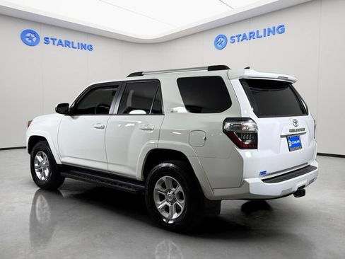 Used 2019 Toyota 4Runner SR5 AWD/4WD image 5