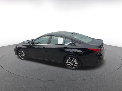 Used 2026 Nissan Altima 2.5 SV FWD image 10