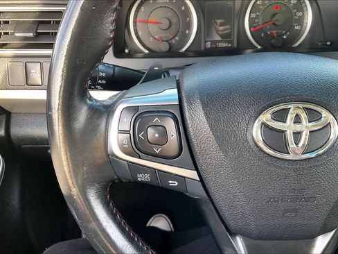 Used 2016 Toyota Camry SE image 23
