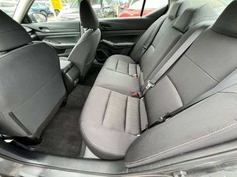 Used 2025 Nissan Altima 2.5 SV FWD image 27