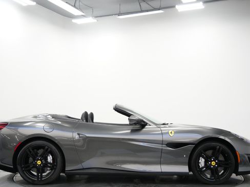 Used 2019 Ferrari Portofino RWD image 52