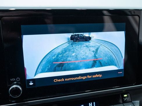 Used 2025 Toyota Camry SE w/ Convenience Package image 22