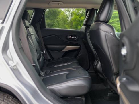 Used 2017 Jeep Cherokee Limited AWD/4WD image 13