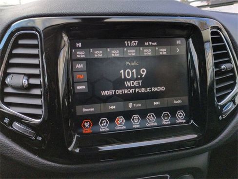 Used 2020 Jeep Compass Limited image 17