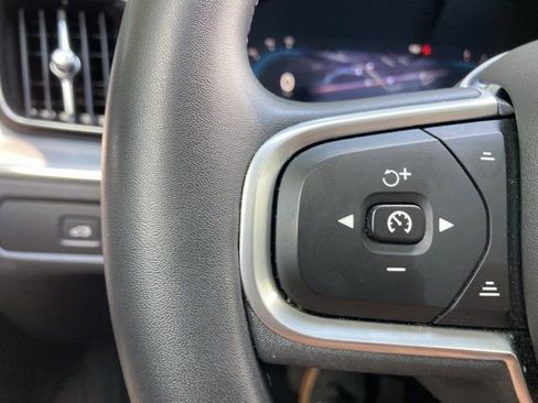 Used 2023 Volvo XC60 B5 Core image 27