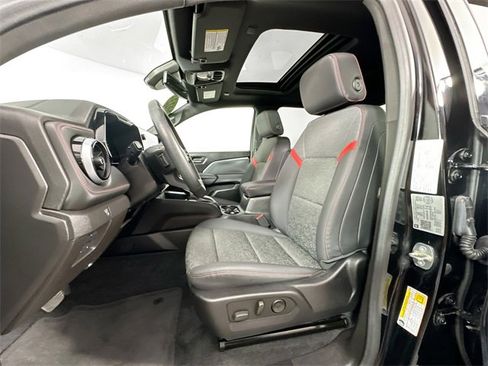 Used 2023 Chevrolet Colorado Z71 image 4