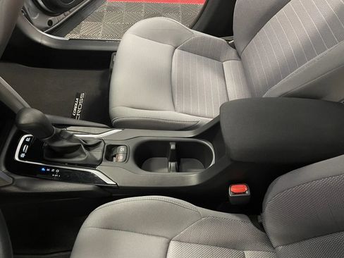 Used 2024 Toyota Corolla Cross AWD Hybrid image 32