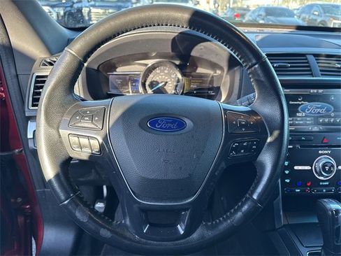 Used 2016 Ford Explorer Limited image 17