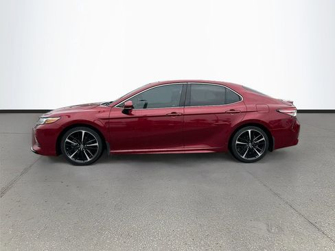 Used 2018 Toyota Camry XSE image 4