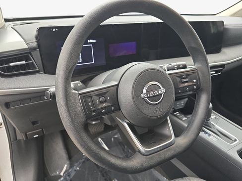 Used 2026 Nissan Kicks SV FWD image 13