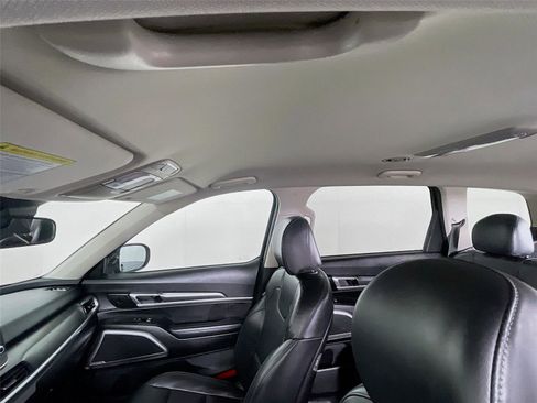 Used 2021 Kia Telluride LX image 11