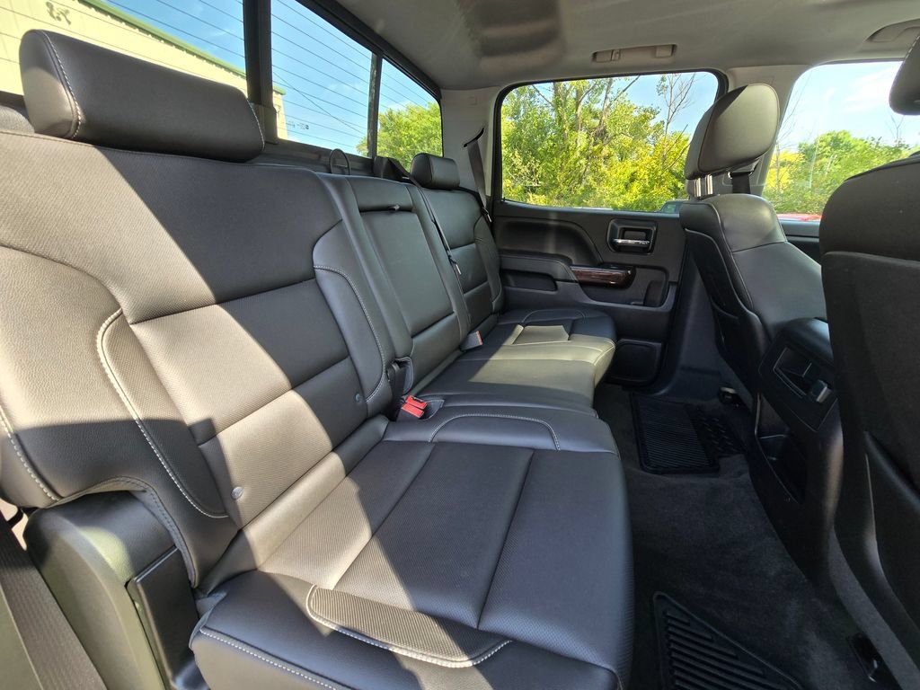Used 2015 GMC Sierra 1500 SLT w/ SLT Crew Cab Value Package AWD/4WD image 24