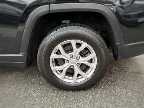 Used 2022 Jeep Grand Cherokee L Limited AWD/4WD image 16