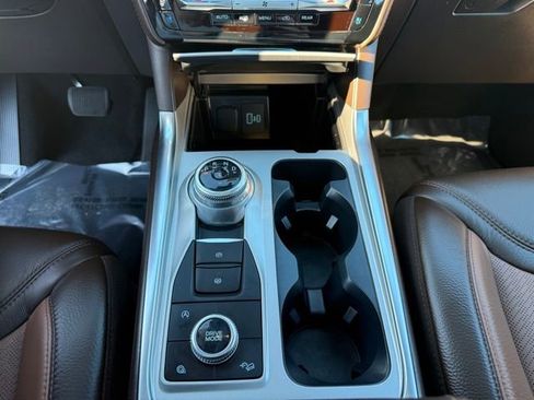 Used 2024 Ford Explorer King Ranch w/ Technology Package image 29