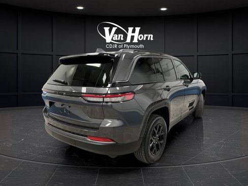 New 2026 Jeep Grand Cherokee Altitude AWD/4WD image 3