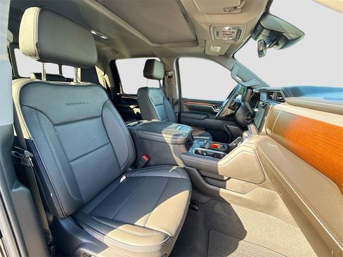 Used 2025 GMC Sierra 2500 Denali w/ Denali Reserve Package image 30