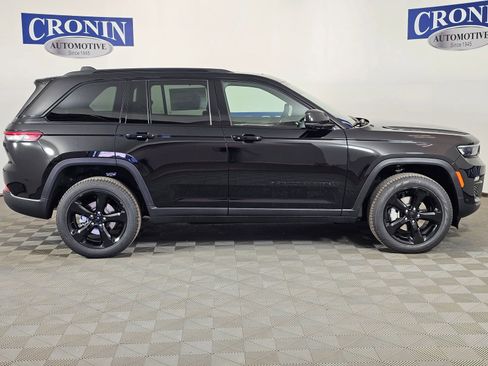 New 2025 Jeep Grand Cherokee Limited w/ Luxury Tech Group II image 6