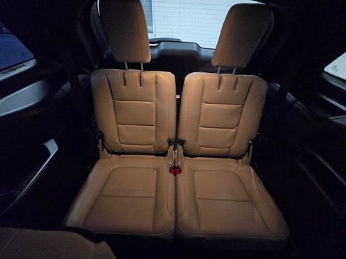 Used 2018 Ford Explorer XLT w/ Equipment Group 202A image 22