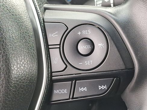 Certified 2023 Toyota Venza LE image 22