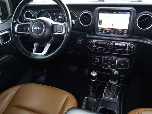 Used 2021 Jeep Wrangler Unlimited Sahara w/ Dual Top Group AWD/4WD image 10