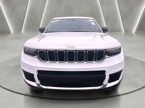 Used 2024 Jeep Grand Cherokee L Laredo w/ Luxury Tech Group I AWD/4WD image 8