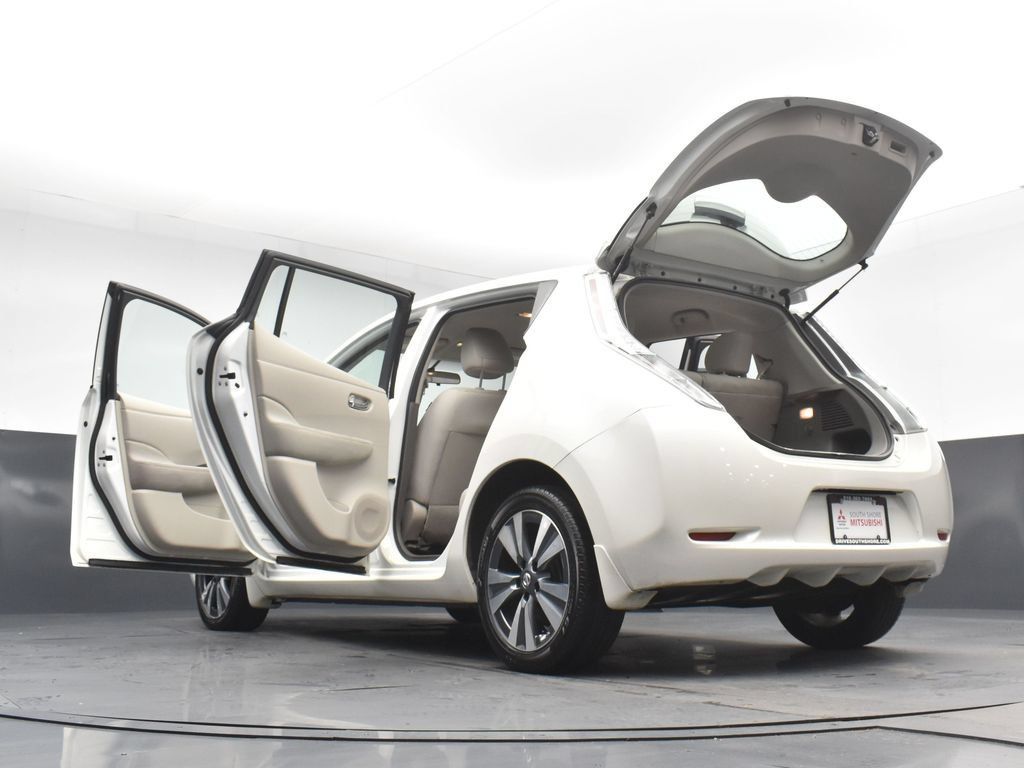 Used 2017 Nissan Leaf SV FWD image 30
