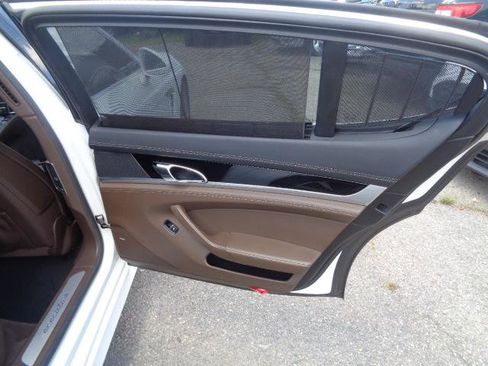 Used 2015 Porsche Panamera 4S Executive image 16