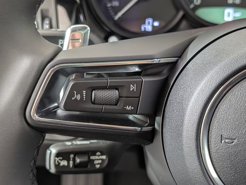 Certified 2026 Porsche Macan AWD/4WD image 19