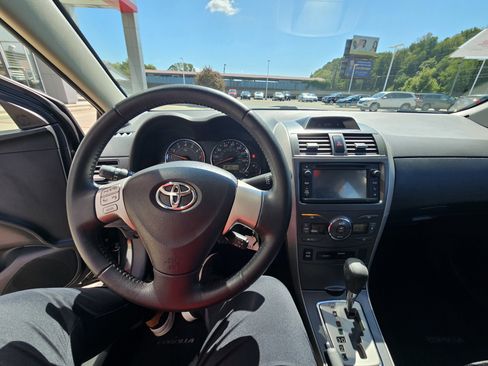 Used 2013 Toyota Corolla S image 17