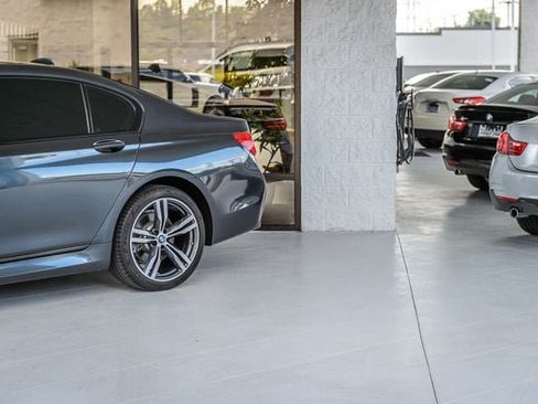 Used 2019 BMW 740i w/ M Sport Package RWD image 61