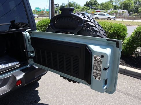 Used 2023 Jeep Wrangler Unlimited w/ Cold Weather Group AWD/4WD image 9