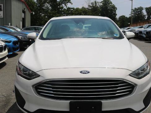 Used 2020 Ford Fusion SE FWD image 2