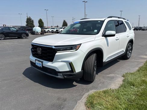 Certified 2025 Honda Pilot Touring image 7