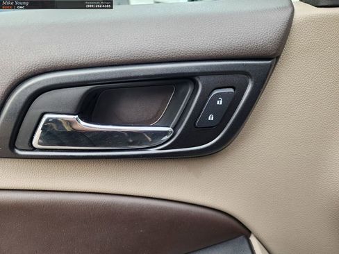 Used 2016 Chevrolet Suburban LTZ image 35