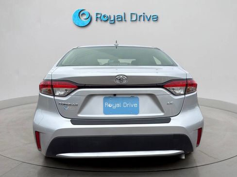 Used 2022 Toyota Corolla LE w/ Carpet Mat Package (TMS) image 5