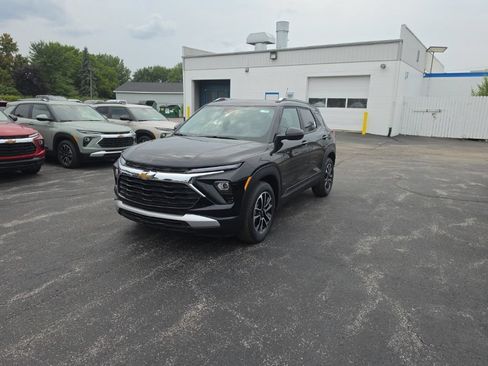 New 2026 Chevrolet TrailBlazer LT w/ LT Cold Weather Package FWD image 3