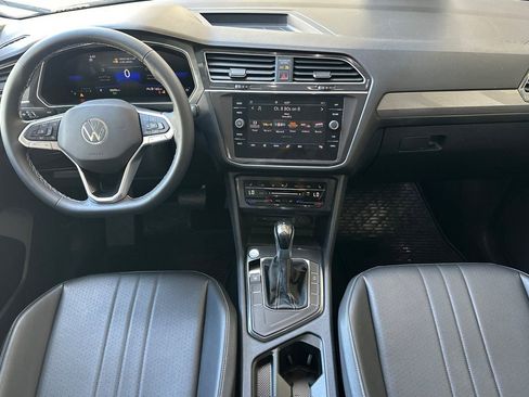 Used 2023 Volkswagen Tiguan SE image 14