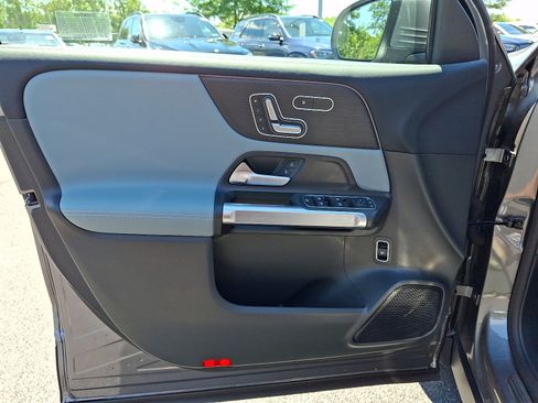 Used 2026 Mercedes-Benz GLB 250 4MATIC image 14