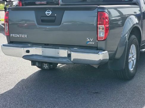 Used 2017 Nissan Frontier SV RWD image 6