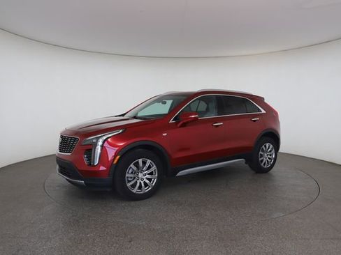 Used 2021 Cadillac XT4 Premium Luxury w/ Cold Weather Package AWD/4WD image 4