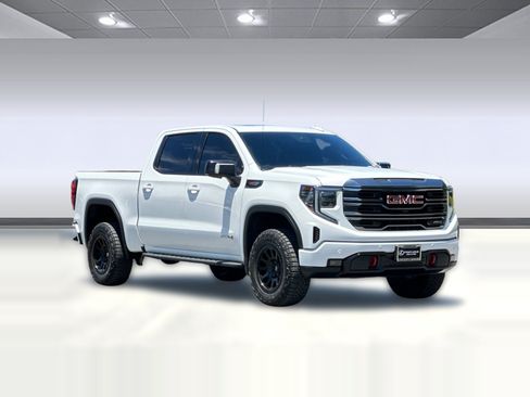 Used 2023 GMC Sierra 1500 AT4 w/ Technology Package AWD/4WD image 7